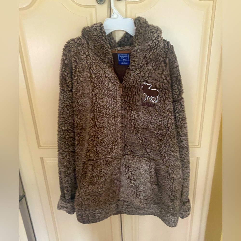 Xl Harrisburg trading Co no stains or Odors or tears,